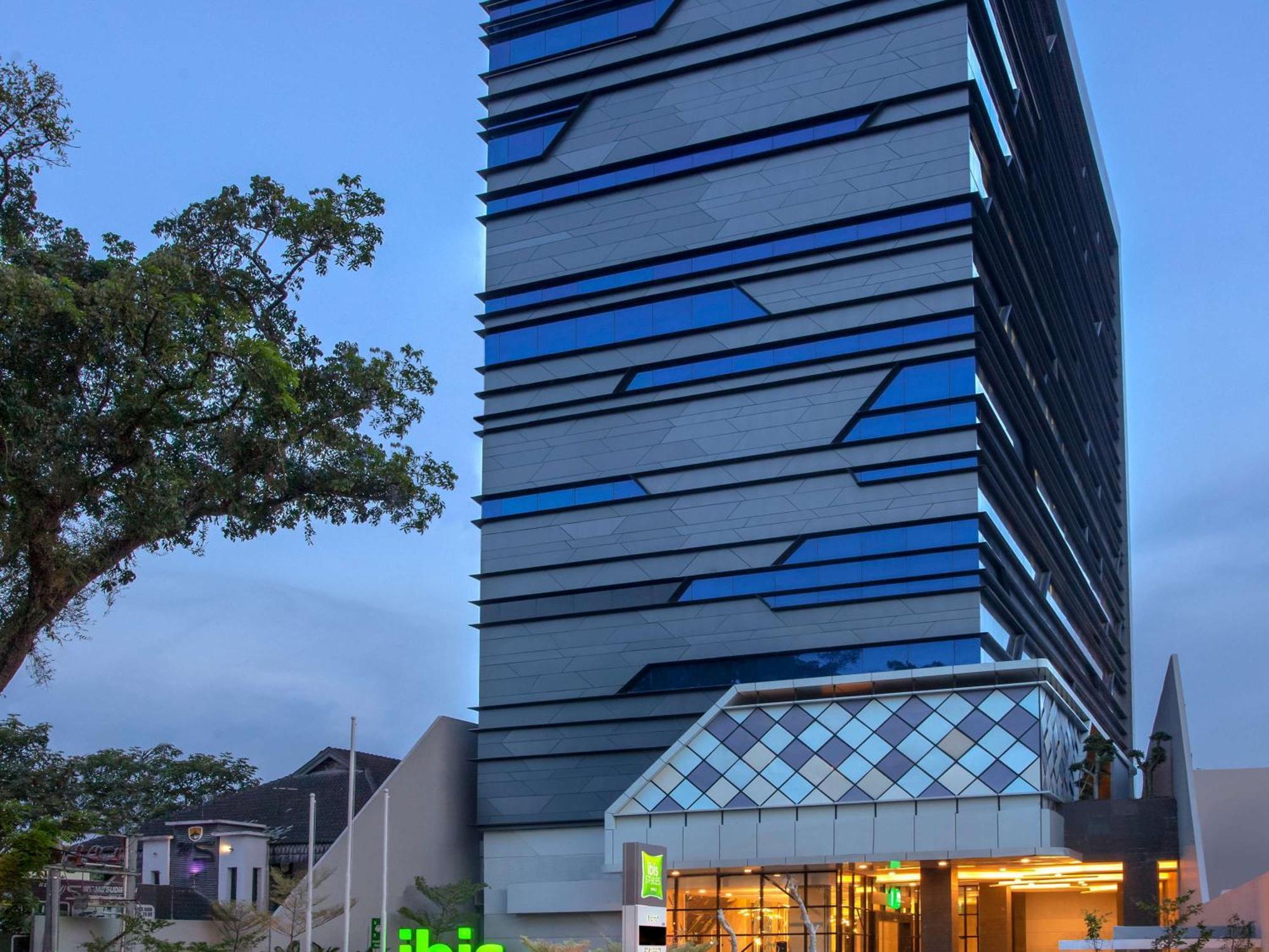 Ibis Styles Medan Pattimura Esterno foto