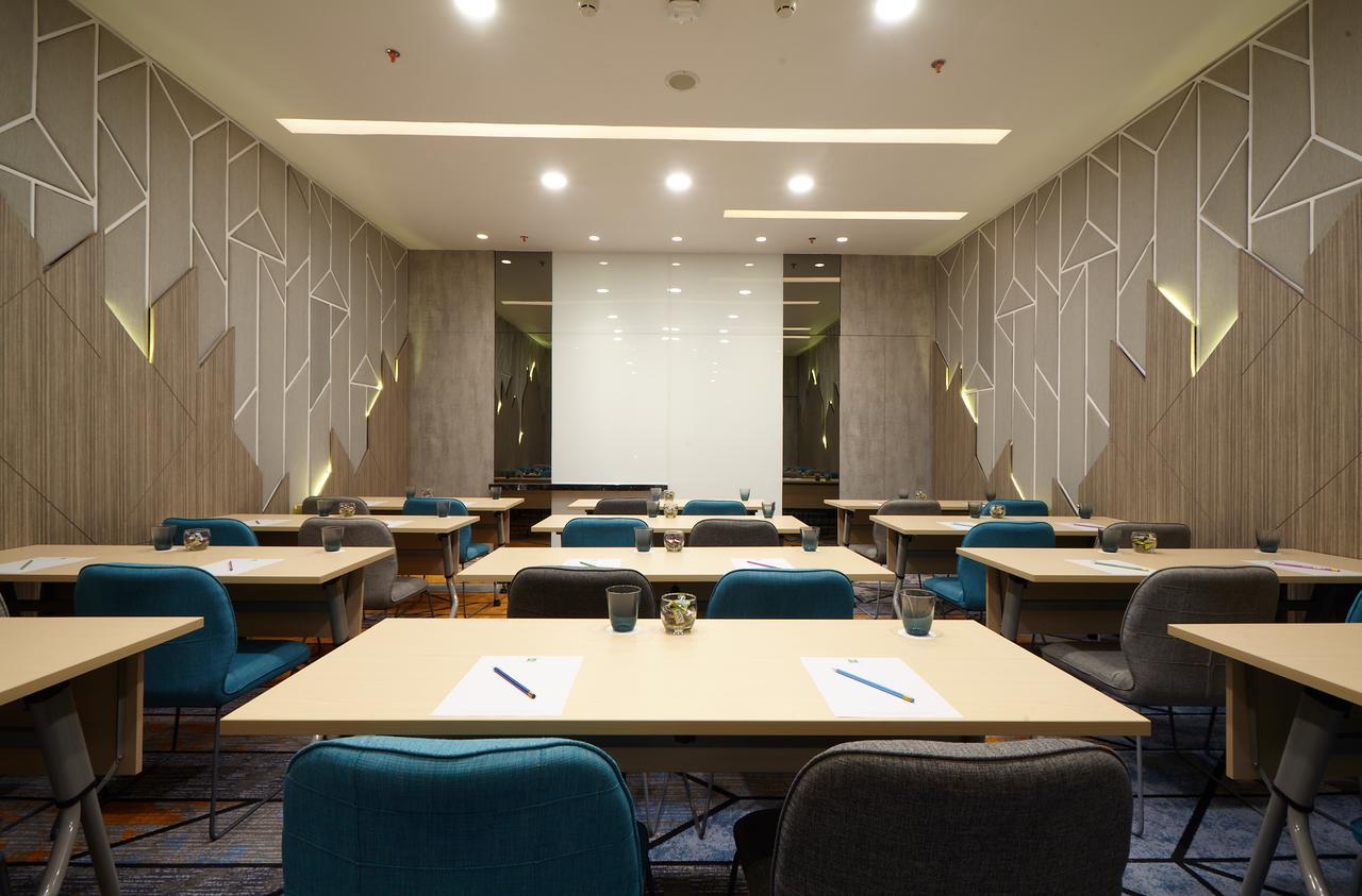 Ibis Styles Medan Pattimura Esterno foto
